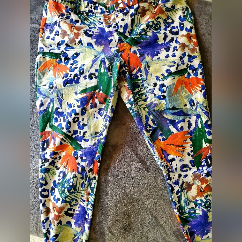 Tropical print ankle pants size XL